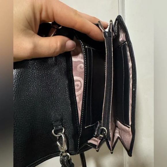 Brighton Crossbody Wallet in Black Leather - Picture 9 of 15